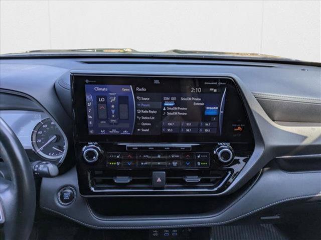 Photo of 2022 Opulent Amber Toyota Highlander