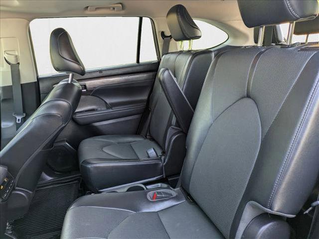Photo of 2022 Opulent Amber Toyota Highlander