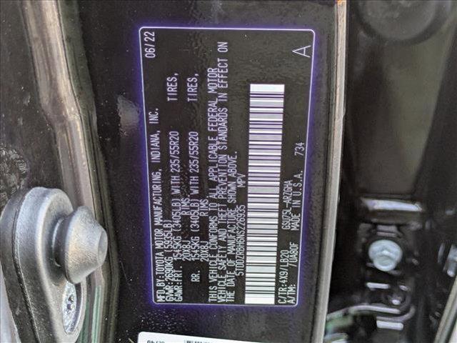 Photo of 2022 Opulent Amber Toyota Highlander