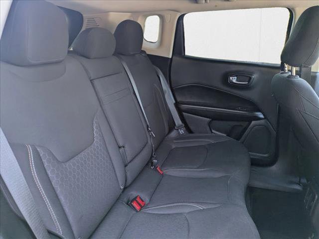 Photo of 2019 Diamond Black Crystal Pearlcoat Jeep Compass