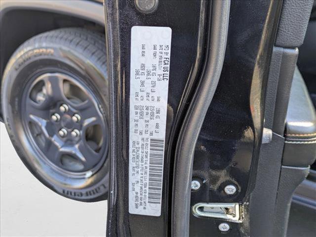 Photo of 2019 Diamond Black Crystal Pearlcoat Jeep Compass