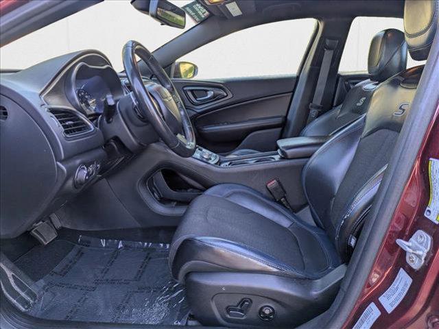 Photo of 2015 Velvet Red Pearlcoat Chrysler 200