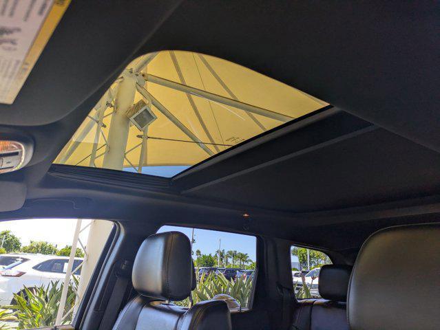 Photo of 2016 Granite Crystal Metallic Clearcoat Jeep Grand Cherokee