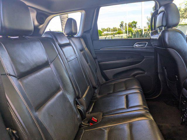 Photo of 2016 Granite Crystal Metallic Clearcoat Jeep Grand Cherokee