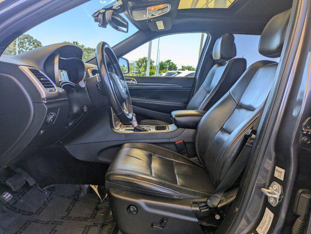 Photo of 2016 Granite Crystal Metallic Clearcoat Jeep Grand Cherokee