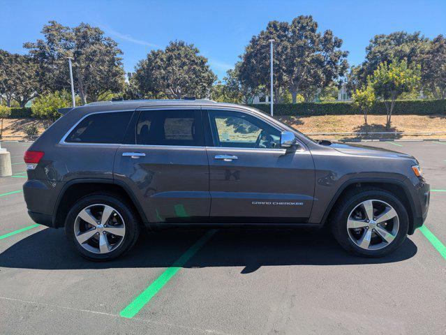 Photo of 2016 Granite Crystal Metallic Clearcoat Jeep Grand Cherokee