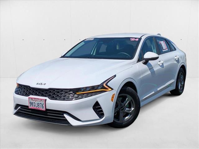 Photo of 2024 Glacial White Pearl Kia K5