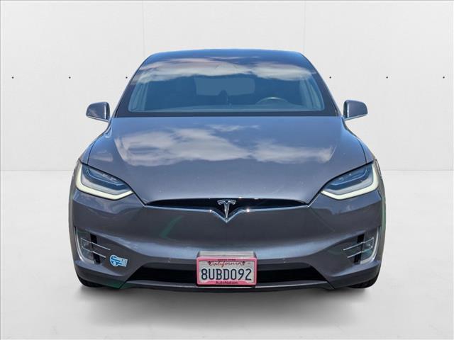 Photo of 2021 Silver/Gray Tesla Model X