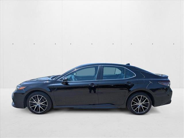 Photo of 2023 Midnight Black Metallic Toyota Camry