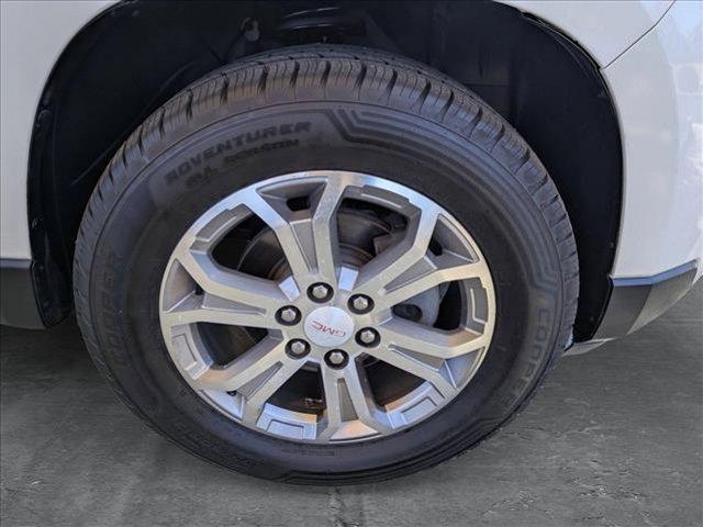 Photo of 2015 White Diamond Tricoat GMC Acadia