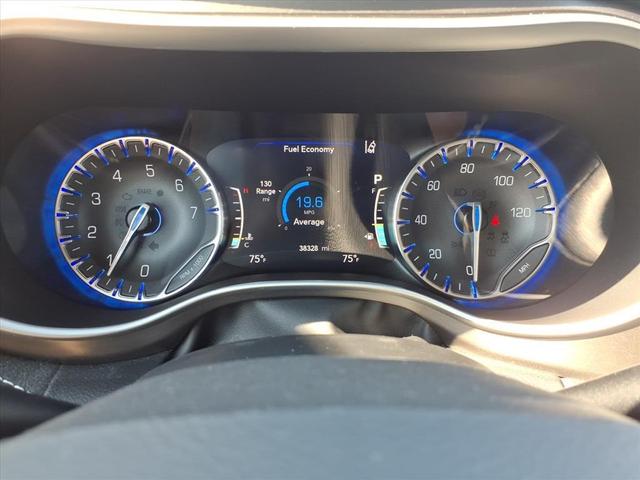 Photo of 2022 Fathom Blue Pearlcoat Chrysler Pacifica