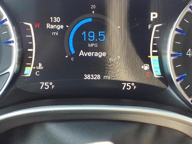 Photo of 2022 Fathom Blue Pearlcoat Chrysler Pacifica