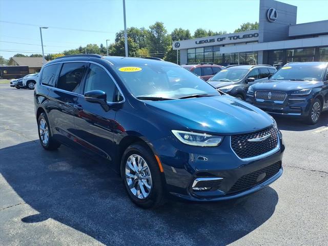 Photo of 2022 Fathom Blue Pearlcoat Chrysler Pacifica