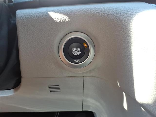 Photo of 2022 Fathom Blue Pearlcoat Chrysler Pacifica