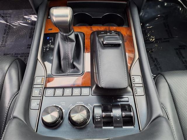 Photo of 2021 Black Onyx Lexus LX 570