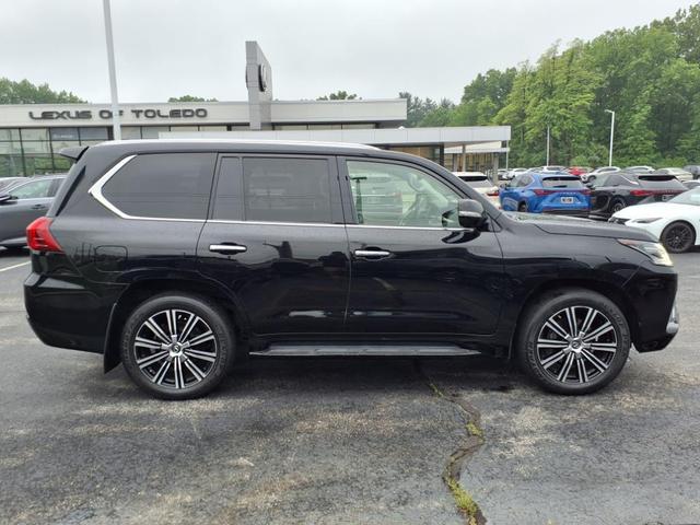 Photo of 2021 Black Onyx Lexus LX 570