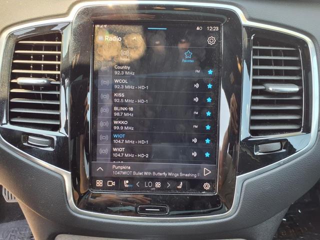 Photo of 2023 Denim Blue Metallic Volvo XC90