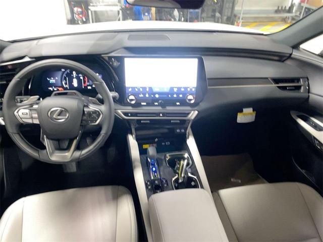 Photo of 2025 White Pearl Lexus RX 350