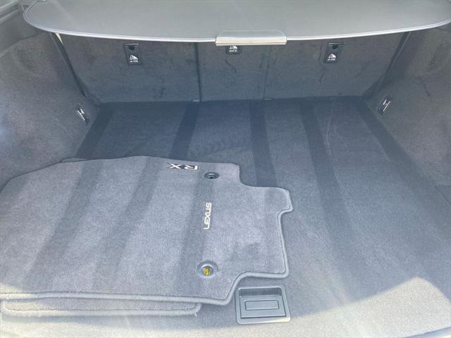Photo of 2024 Eminent White Pearl Lexus RX 350