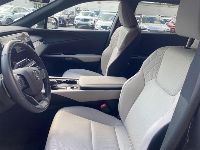 Photo of 2025 Cloudburst Gray Lexus RX 350