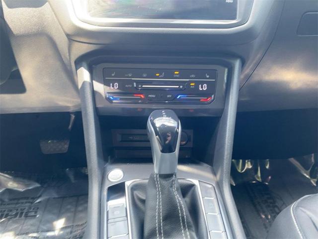 Photo of 2022 Deep Black Pearl Volkswagen Tiguan