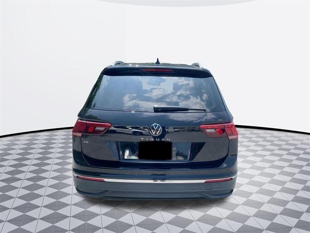 Photo of 2022 Deep Black Pearl Volkswagen Tiguan