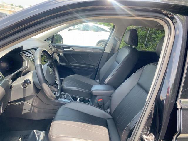 Photo of 2022 Deep Black Pearl Volkswagen Tiguan