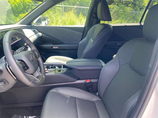 Photo of 2025 Wind Chill Pearl Lexus TX 350