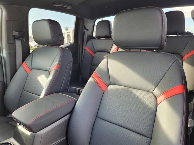 Photo of 2025 Summit White Chevrolet Colorado