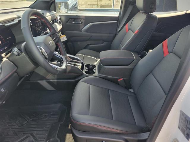 Photo of 2025 Summit White Chevrolet Colorado