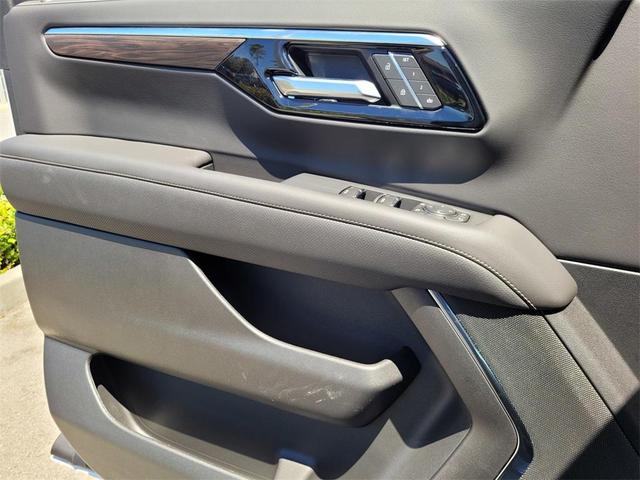Photo of 2025 Iridescent Pearl Tricoat Chevrolet Tahoe