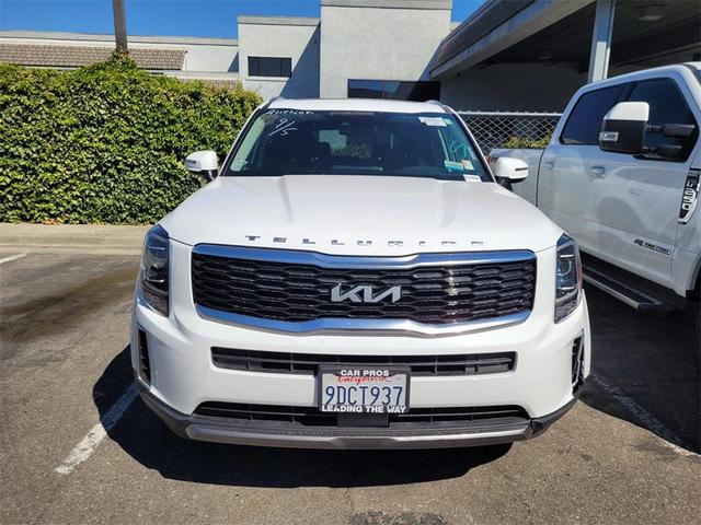 Photo of 2022 Glacial White Pearl Kia Telluride