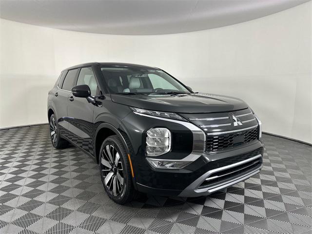 Photo of 2025 Black Diamond Mitsubishi Outlander