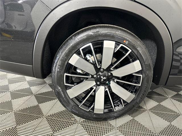 Photo of 2025 Black Diamond Mitsubishi Outlander