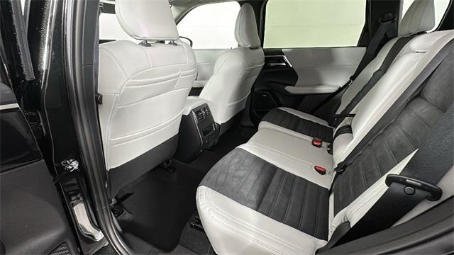 Photo of 2025 Black Diamond Mitsubishi Outlander