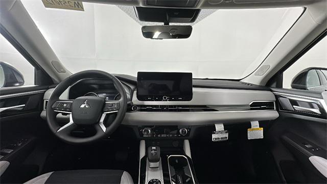 Photo of 2025 Black Diamond Mitsubishi Outlander