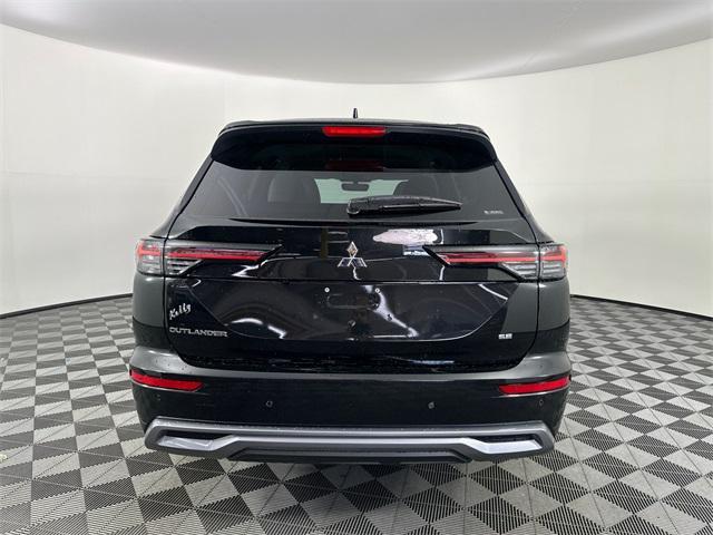 Photo of 2025 Black Diamond Mitsubishi Outlander