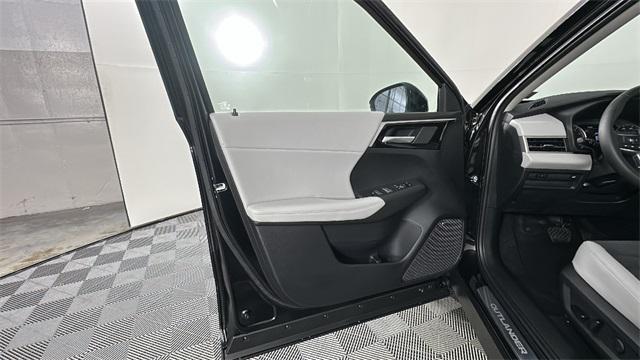 Photo of 2025 Black Diamond Mitsubishi Outlander
