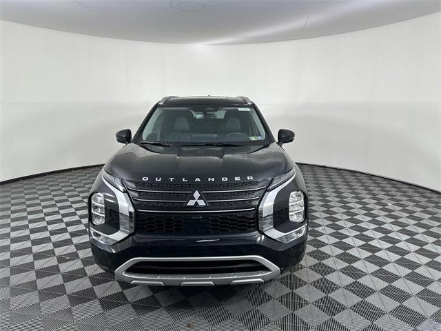 Photo of 2025 Labrador Black Pearl Mitsubishi Outlander PHEV