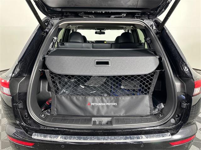 Photo of 2025 Labrador Black Pearl Mitsubishi Outlander PHEV