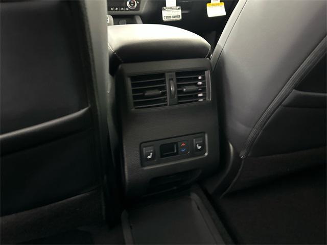Photo of 2025 Labrador Black Pearl Mitsubishi Outlander PHEV