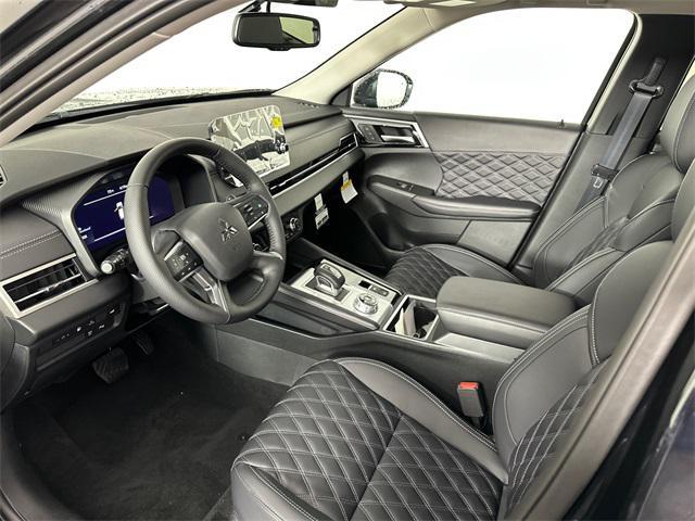 Photo of 2025 Labrador Black Pearl Mitsubishi Outlander PHEV