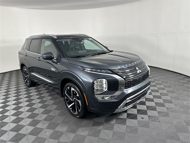 Photo of 2025 Graphite Gray Mitsubishi Outlander PHEV