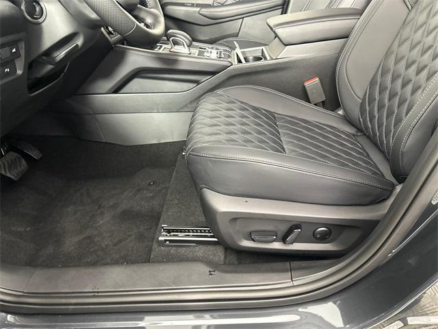 Photo of 2025 Graphite Gray Mitsubishi Outlander PHEV