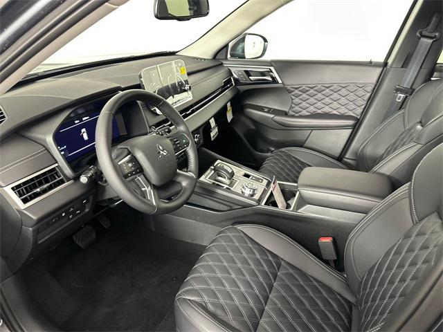 Photo of 2025 Graphite Gray Mitsubishi Outlander PHEV