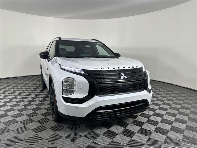 Photo of 2025 White Diamond Mitsubishi Outlander PHEV
