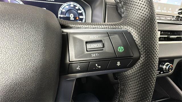 Photo of 2025 White Diamond Mitsubishi Outlander PHEV