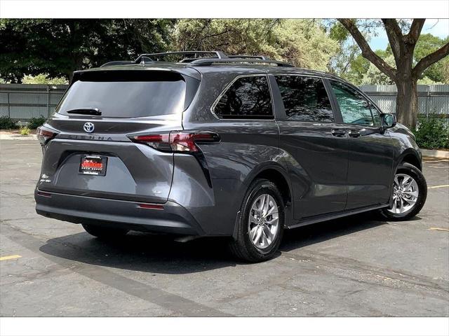 Photo of 2025 Magnetic Gray Metallic Toyota Sienna