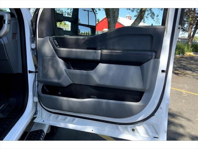 Photo of 2023 Oxford White Ford F-450