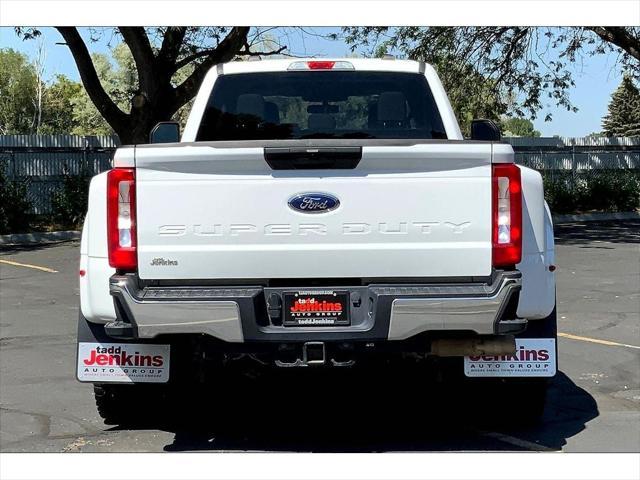 Photo of 2023 Oxford White Ford F-450